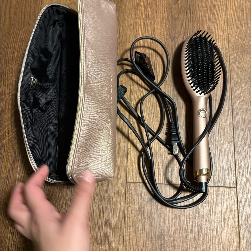 Like-New ghd Glide Hot Brush with Case - Rose Gold